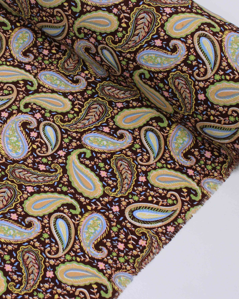 Tecido Viscose Texturizada Paisley Candy Color e Marrom