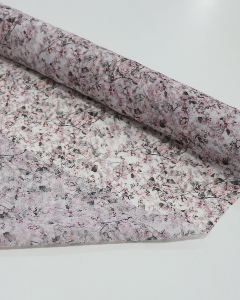 Tecido Crepe Chiffon Italiano Texturizado Micro Roseiras Rosé e Branco