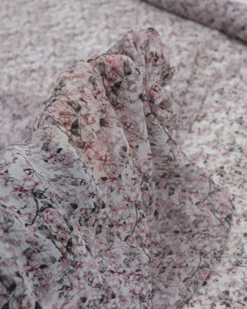 Tecido Crepe Chiffon Italiano Texturizado Micro Roseiras Rosé e Branco
