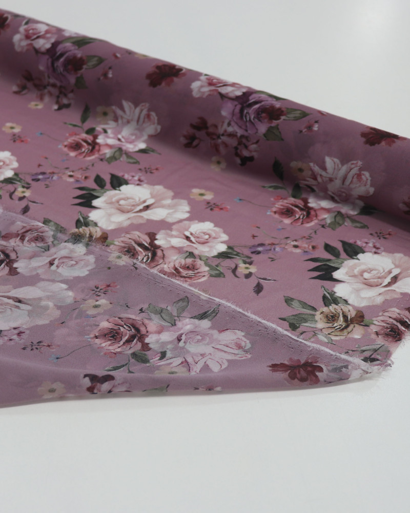 Tecido Crepe Chiiffon Italiano Buquê Floral Tons de Rosa e Framboesa