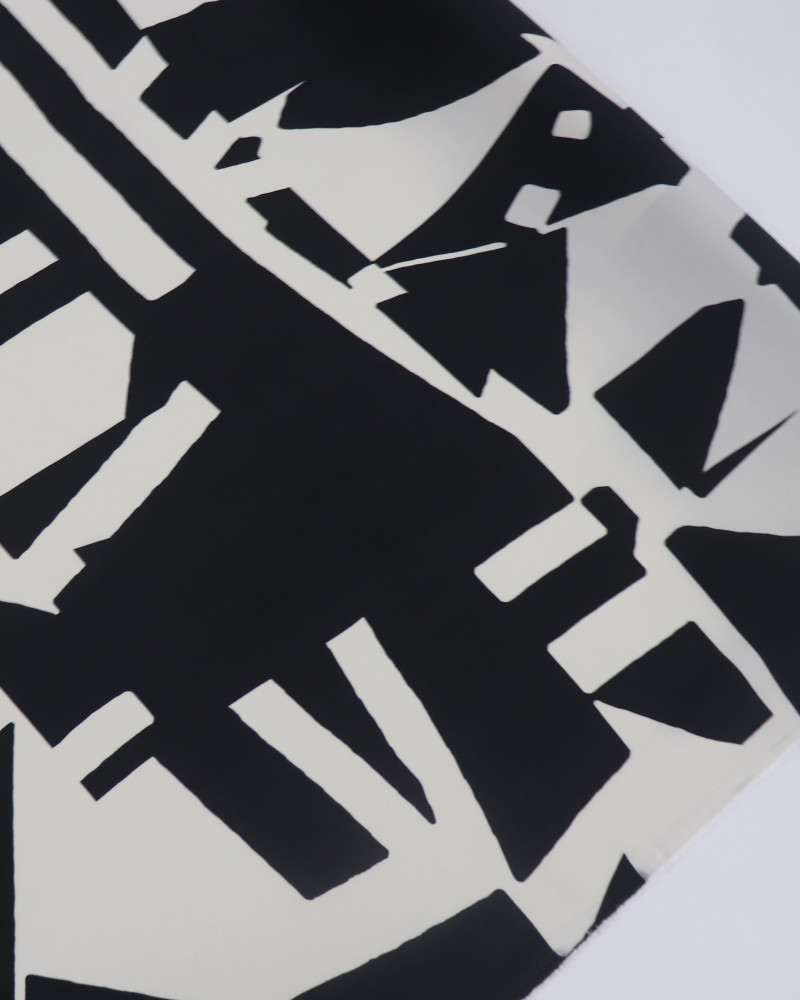 Tecido Crepe de Viscose Italiano Estampa Abstrata Creme e Preto