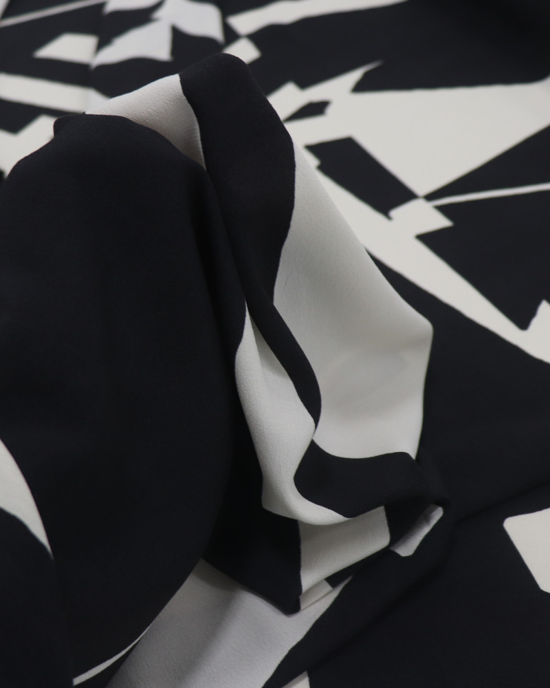 Tecido Crepe de Viscose Italiano Estampa Abstrata Creme e Preto