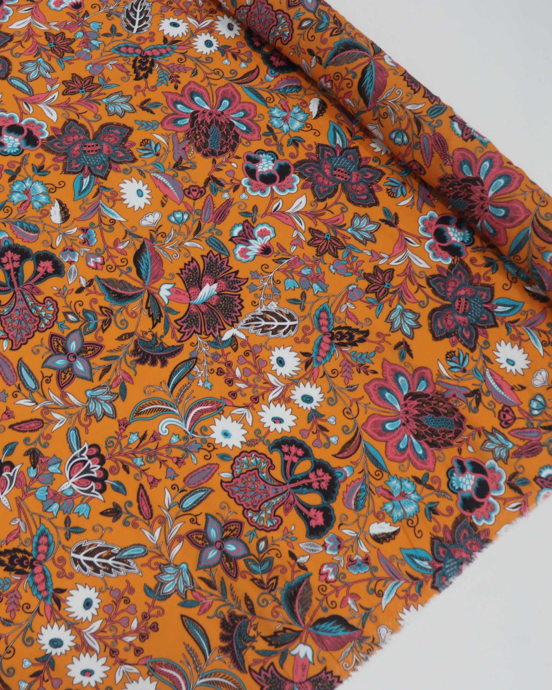 Tecido Viscose Fina Italiano Tapete Floral Colorido e Laranja