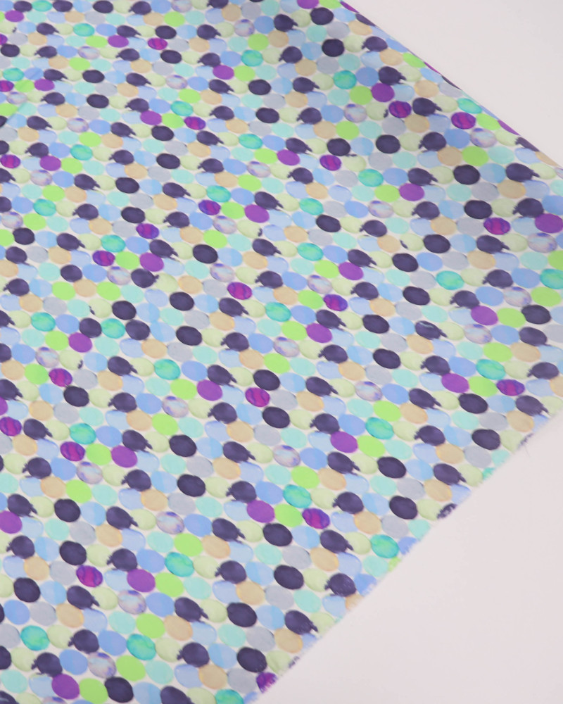 Tecido Viscose Italiano Poá em Aquarela Colorido e Tons de Azul