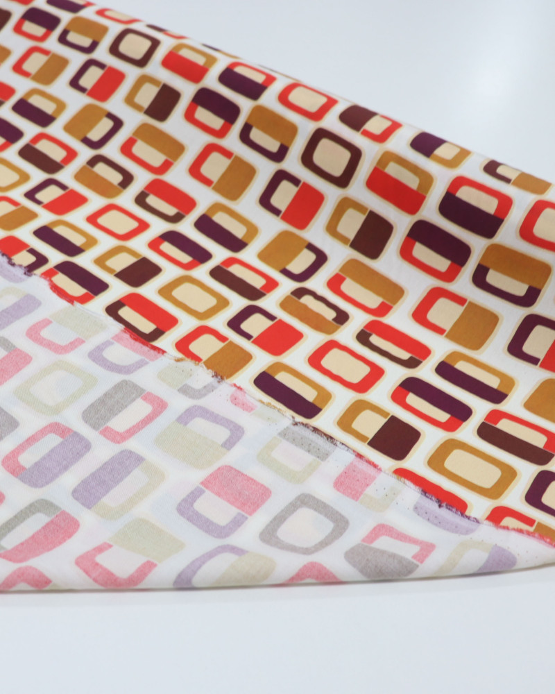 Tecido Viscose Italiano Geométrico Vermelho, Caramelo e Roxo