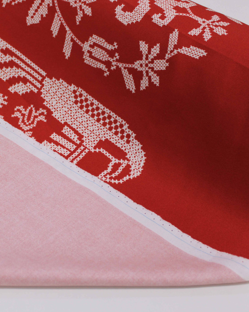 Tecido Viscose Premium Listras e Estampa Ponto Cruz Floral e Araras Branco e Vermelho