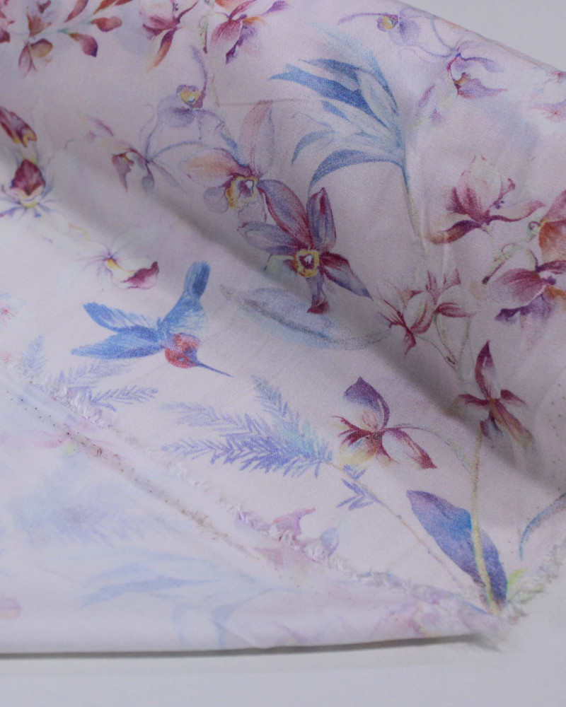 Tecido Viscose Premium Beija Flor e Flores Tons Pastéis