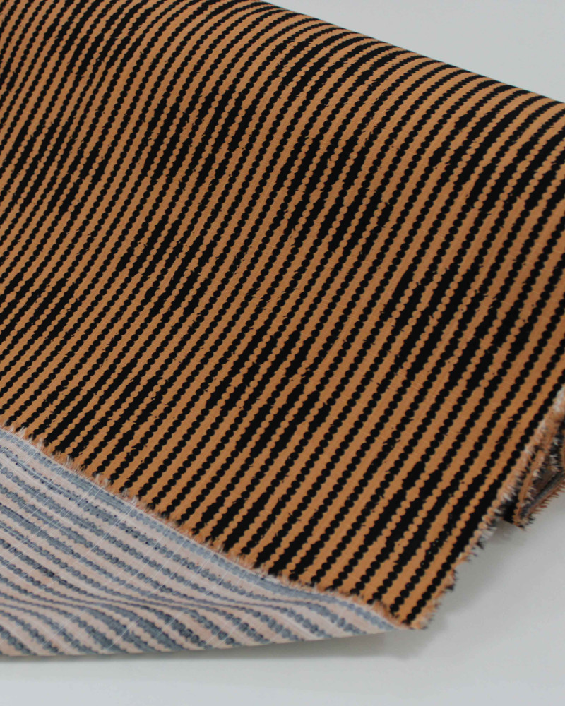 Tecido Viscose Texturizada Listras Pontilhadas e Flores Abstratas Preto e Argila