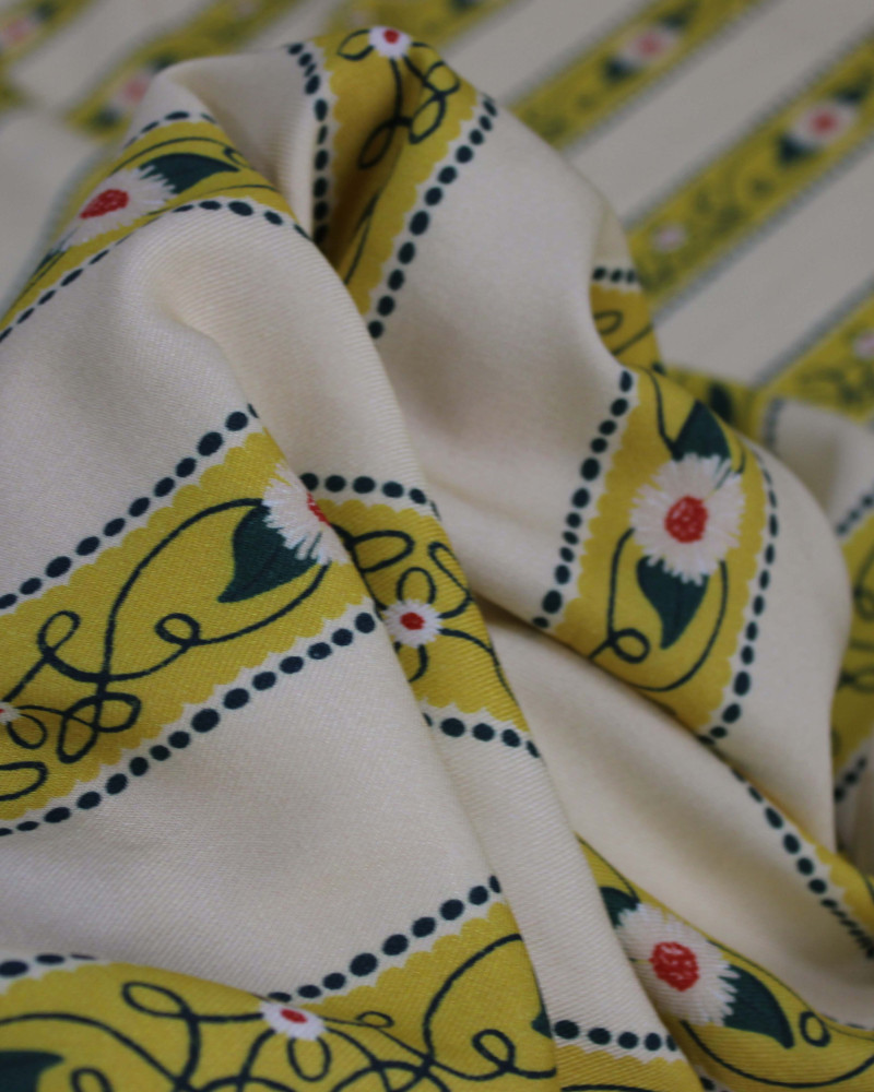 Tecido Viscose Sarjada Premium Listras Florais Amarelo, Verde e Creme