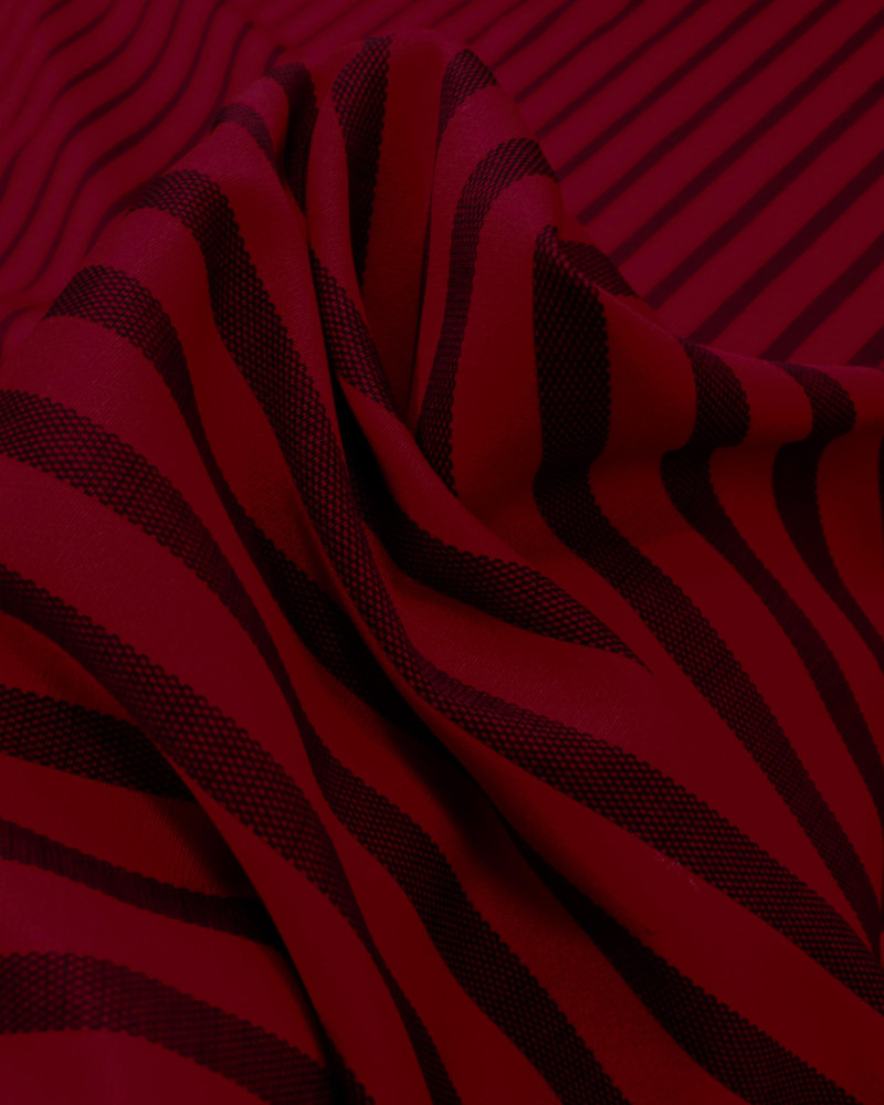 Tecido Micro Fibra Alfaiataria Listrado Preto e Vermelho