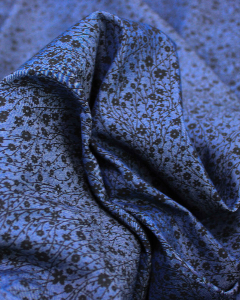 Tecido Tencel Micro Ramos Delicados Preto e Cinza Escuro