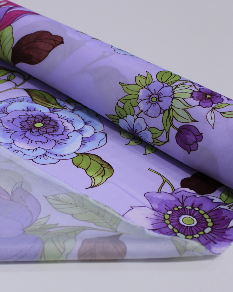 Tecido Crepe Silk Ramos Florais Colorido e Lilás