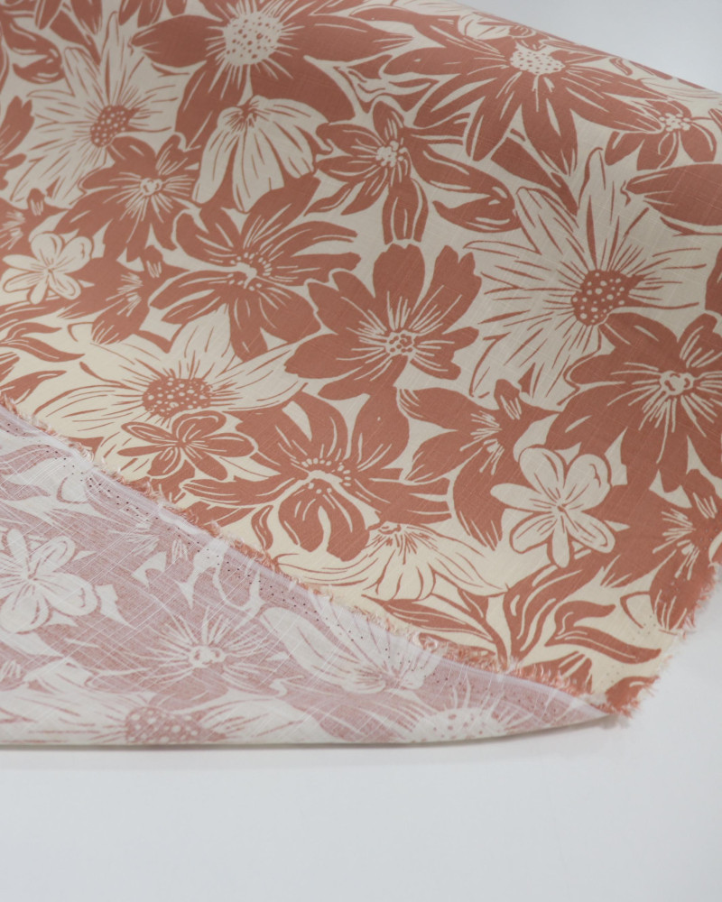 Tecido Viscose Texturizada Macro Tapete Floral Rosa Queimado e Creme
