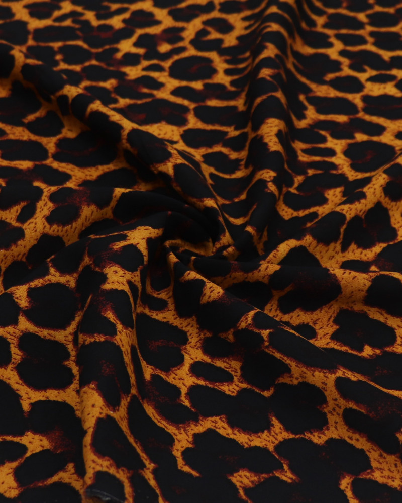 Tecido Viscose Macro Animal Print Preto e Amarelo Queimado