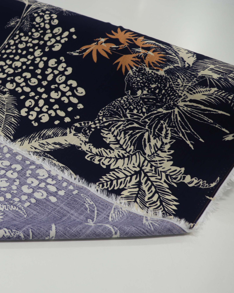 Tecido Viscose Texturizada Estampa Fauna e Flora Bege e Azul Marinho
