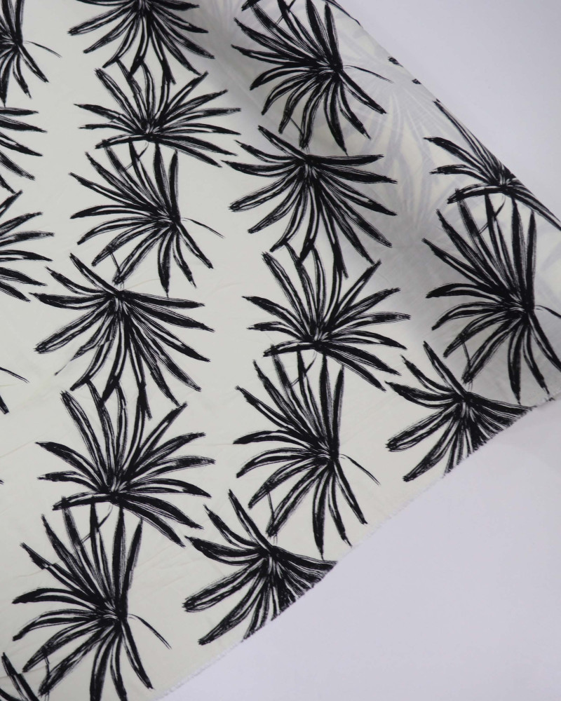 Tecido Viscose Texturizada Macro Folhagem Preto e Offwhite