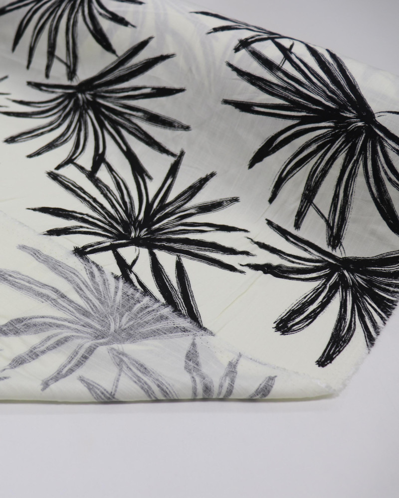 Tecido Viscose Texturizada Macro Folhagem Preto e Offwhite