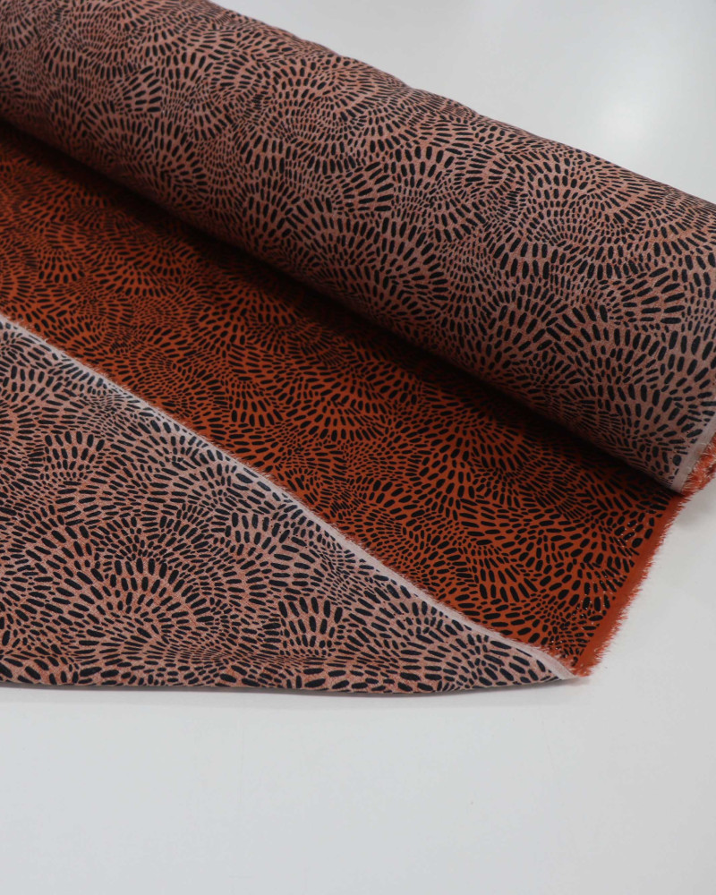 Tecido Viscose Circulados Pontilhados Preto e Terracota (0.7m)