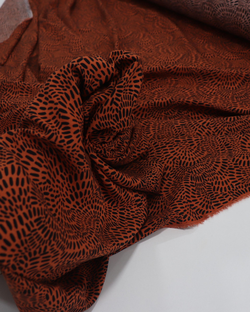 Tecido Viscose Circulados Pontilhados Preto e Terracota (0.7m)