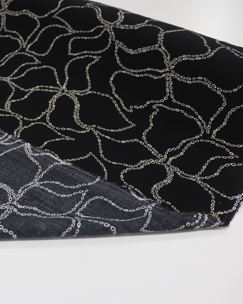 Tecido Viscose Tapete Floral Abstrato e Offwhite e Preto