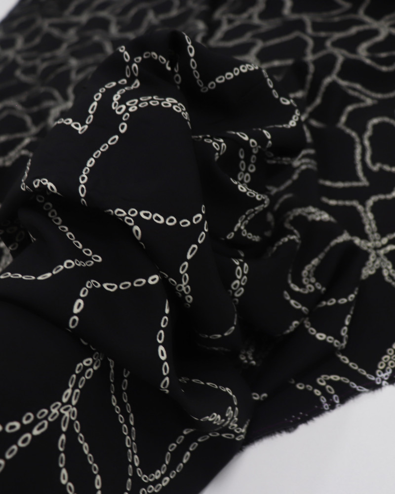 Tecido Viscose Tapete Floral Abstrato e Offwhite e Preto