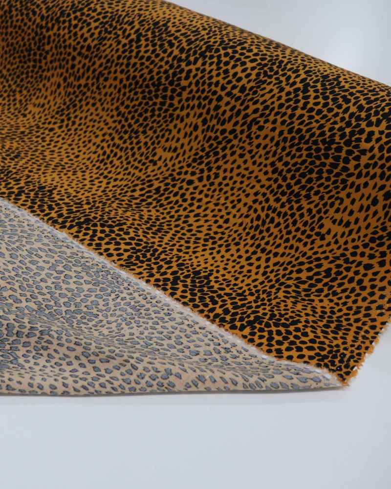 Tecido Viscose Micro Animal Print Preto e Amarelo Queimado