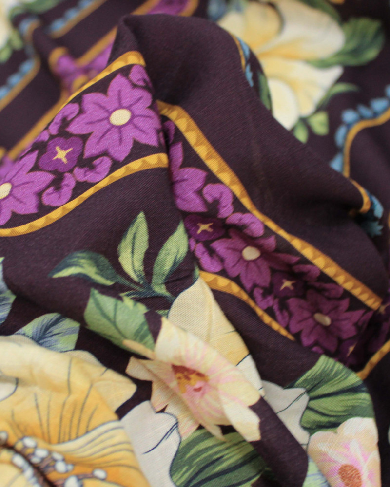Tecido Viscose Texturizada Premium Listras Estampadas Macro Floral Colorido e Roxo Imperial
