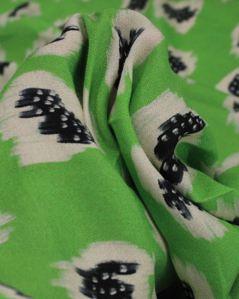 Tecido Crepe de Viscose Premium Macro Pingos Irregulares Creme, Preto e Verde