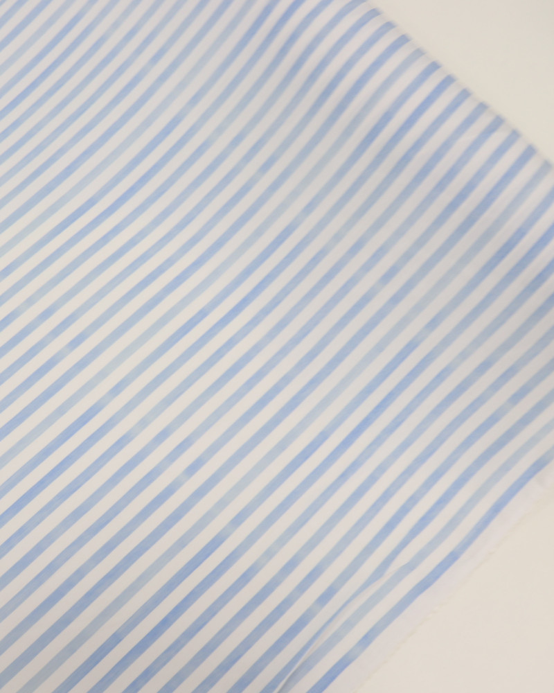 Tecido Viscose Texturizada Listrado Azul Claro Estonado e Branco