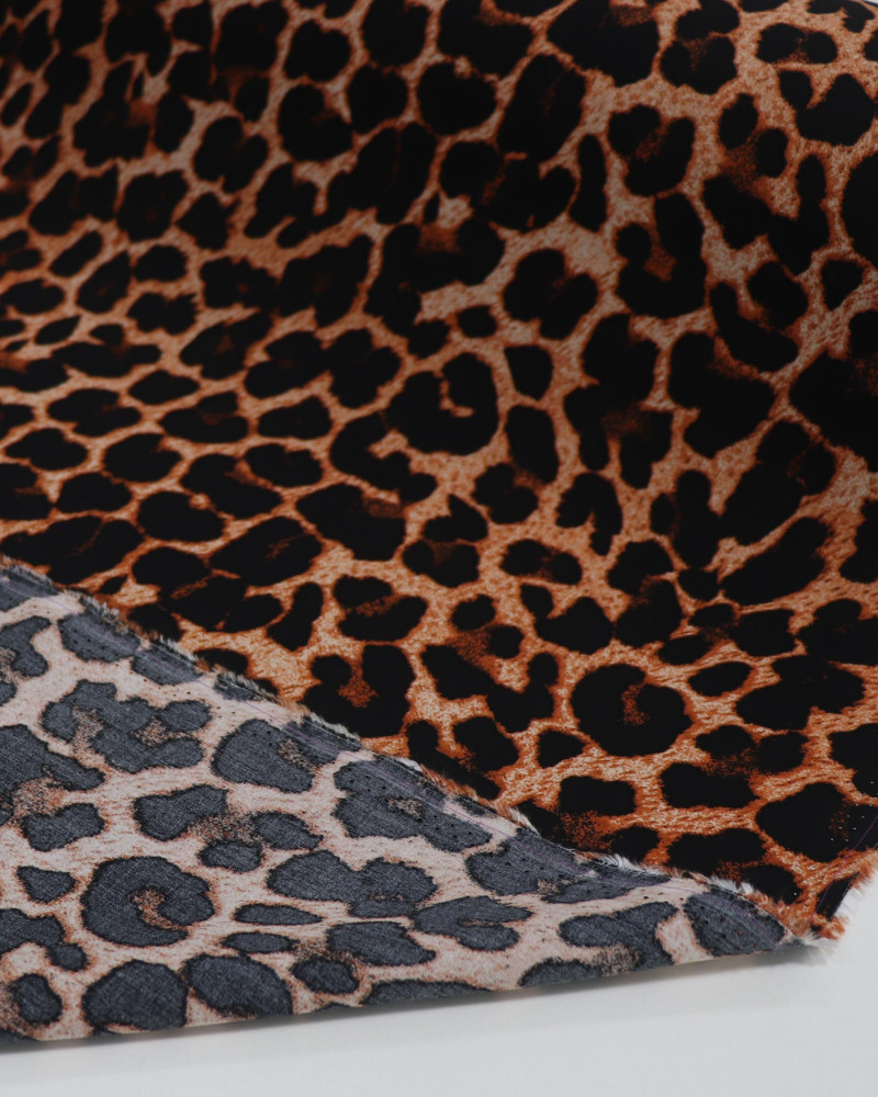 Tecido Viscose Animal Print Clássico Terracota