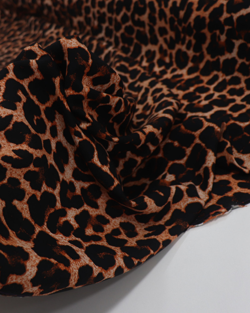 Tecido Viscose Animal Print Clássico Terracota