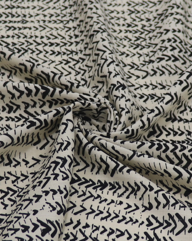Tecido Viscose Texturizada Listras em Chevron Preto Mescla e Creme