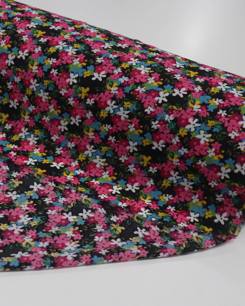 Tecido Crepe Koshibo Leve Tapete Floral Colorido e Preto