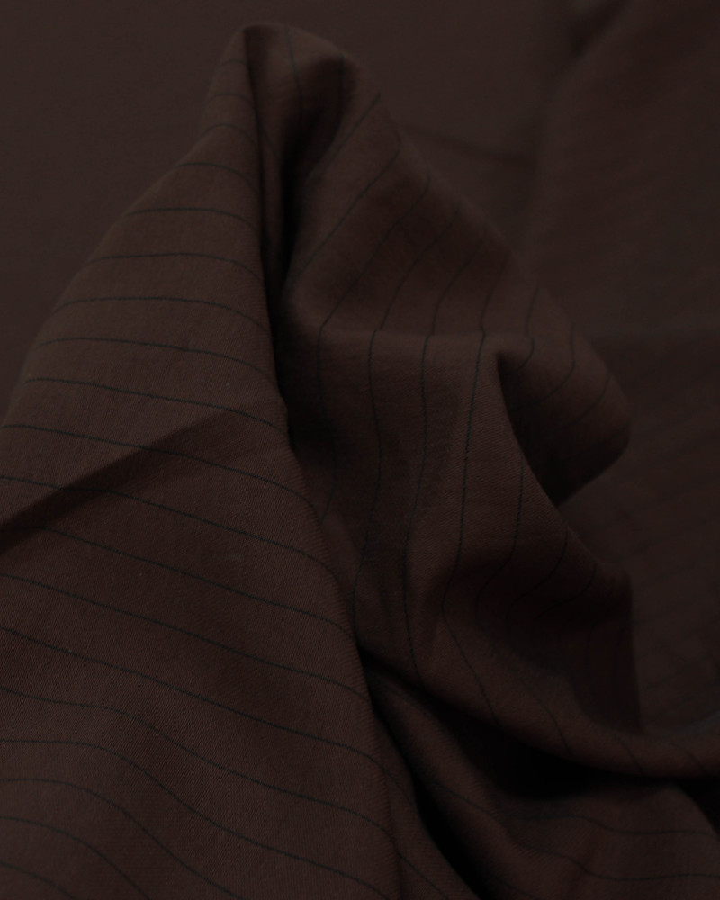 Tecido Alfaiataria de Viscose Risca de Giz Preto e Marrom