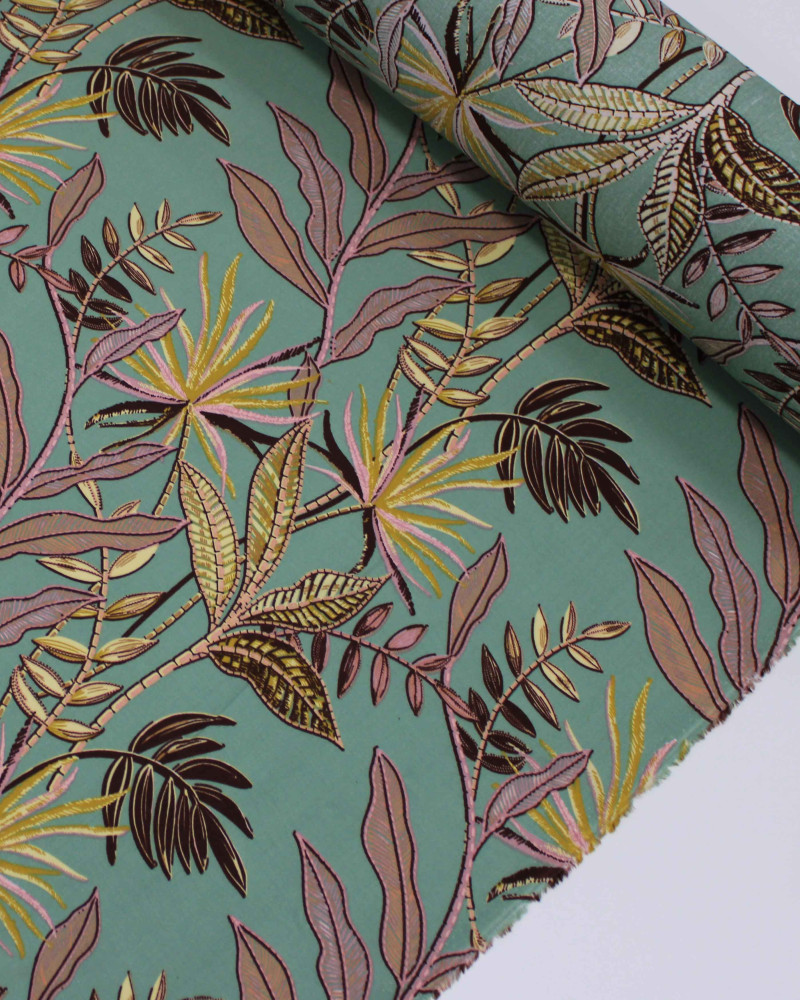 Tecido Viscose Macro Folhagens Colorido e Verde Jade