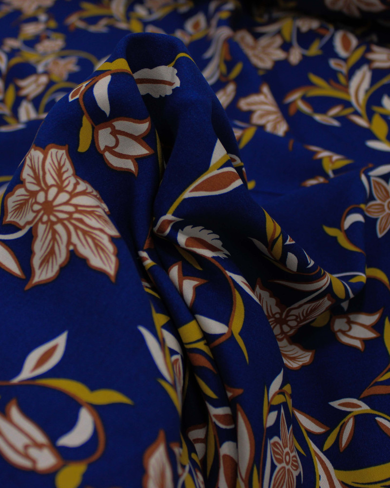 Tecido Viscose Ramos Florais Colorido e Azul Maringo