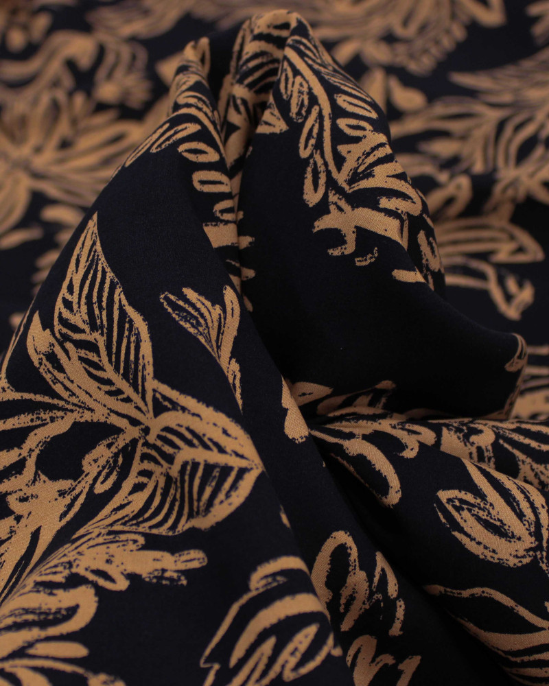 Tecido Viscose Ramos Abstratos Argila e Preto