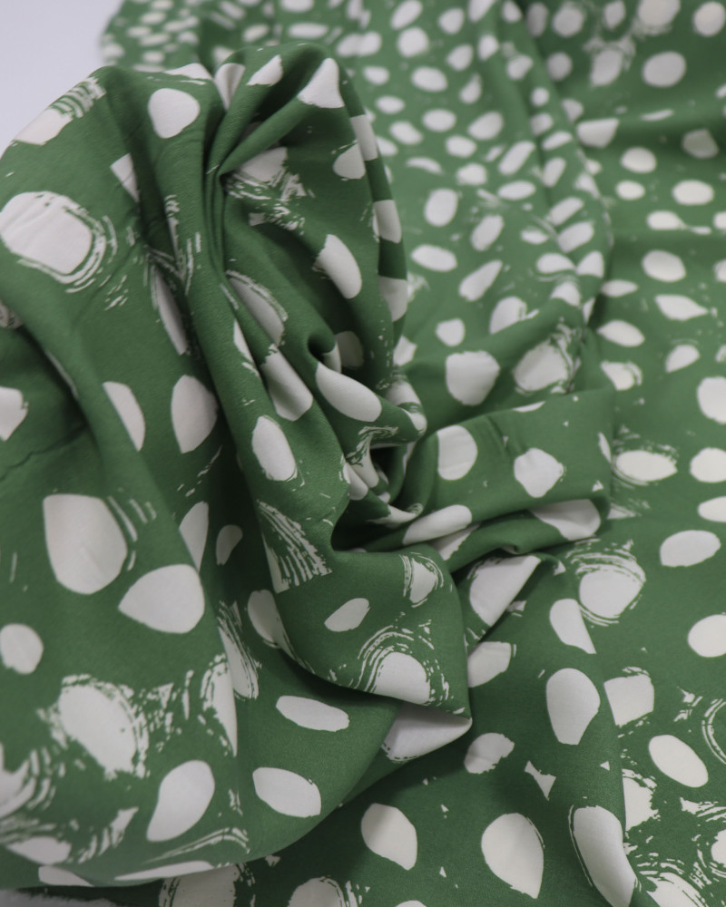 Tecido Viscose Macro Pingos Offwhite e Verde Musgo