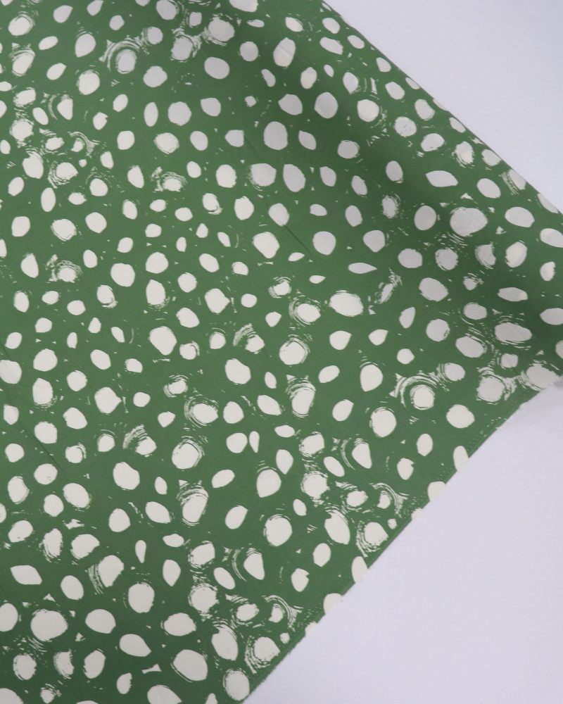 Tecido Viscose Macro Pingos Offwhite e Verde Musgo