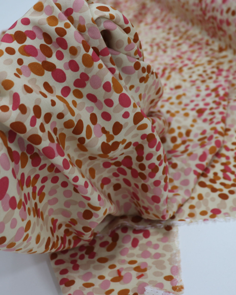 Tecido Viscose Poá Artístico Tons de Rosa e Bege