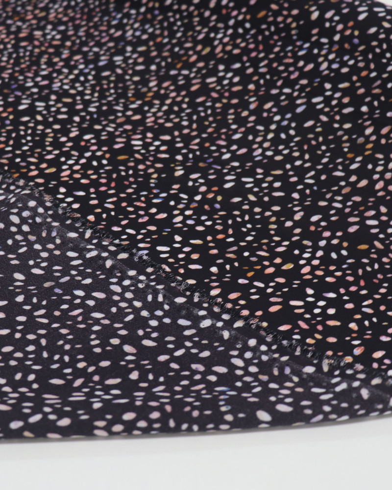 Tecido Crepe Koshibo Leve Italiano Micro Pingos Irregulares Colorido e Preto