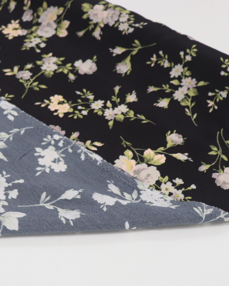 Tecido Crepe de Viscose Italiano Ramos Florais Tons Pastéis e Preto