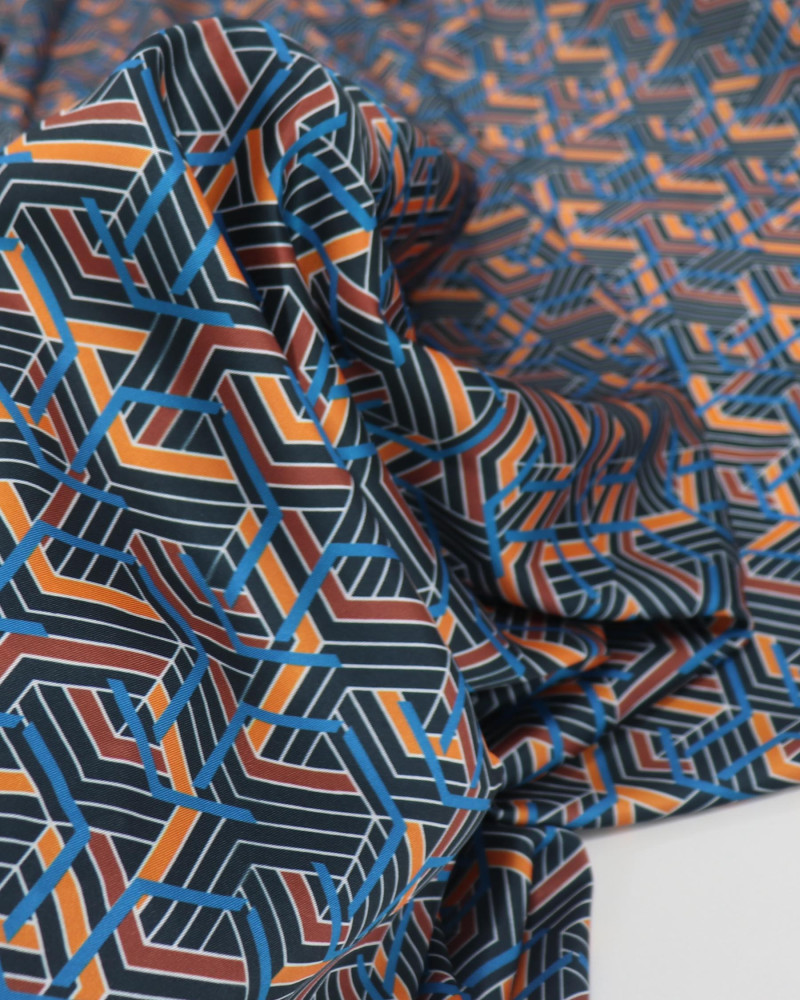 Tecido Crepe Silk Italiano Estampa Geométrica Laranja, Azul e Preto