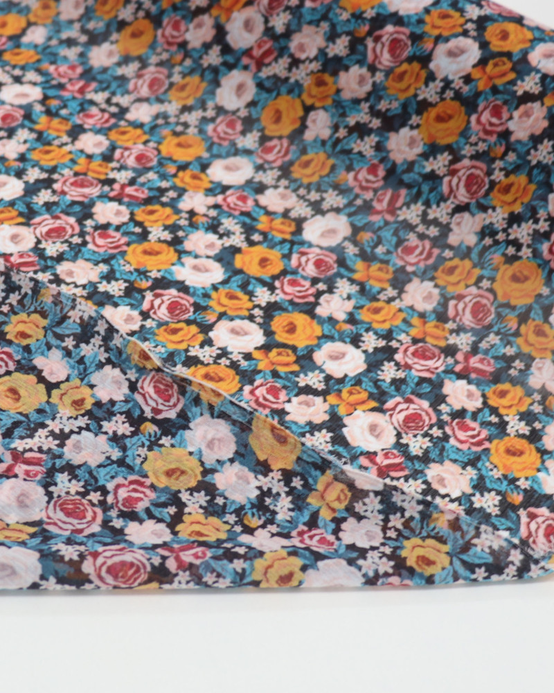 Tecido Crepe Chiffon Italiano Tapete de Rosas Colorido