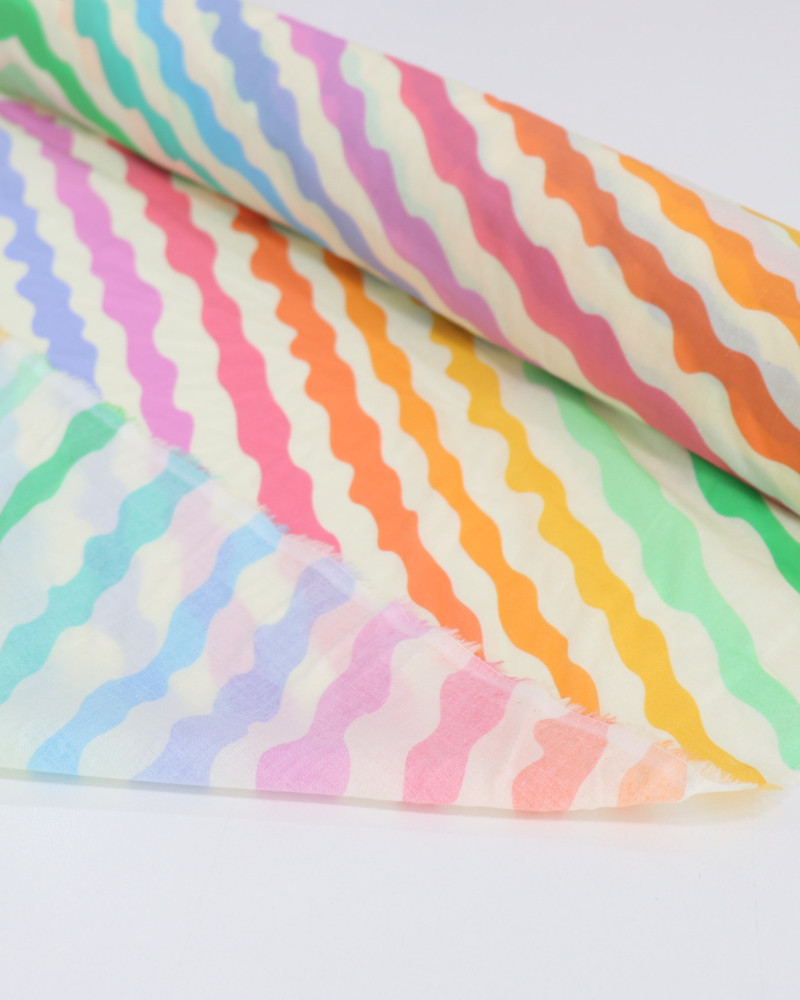 Tecido Cambraia de Algodão Italiano Macro Chevron Arco-Íris