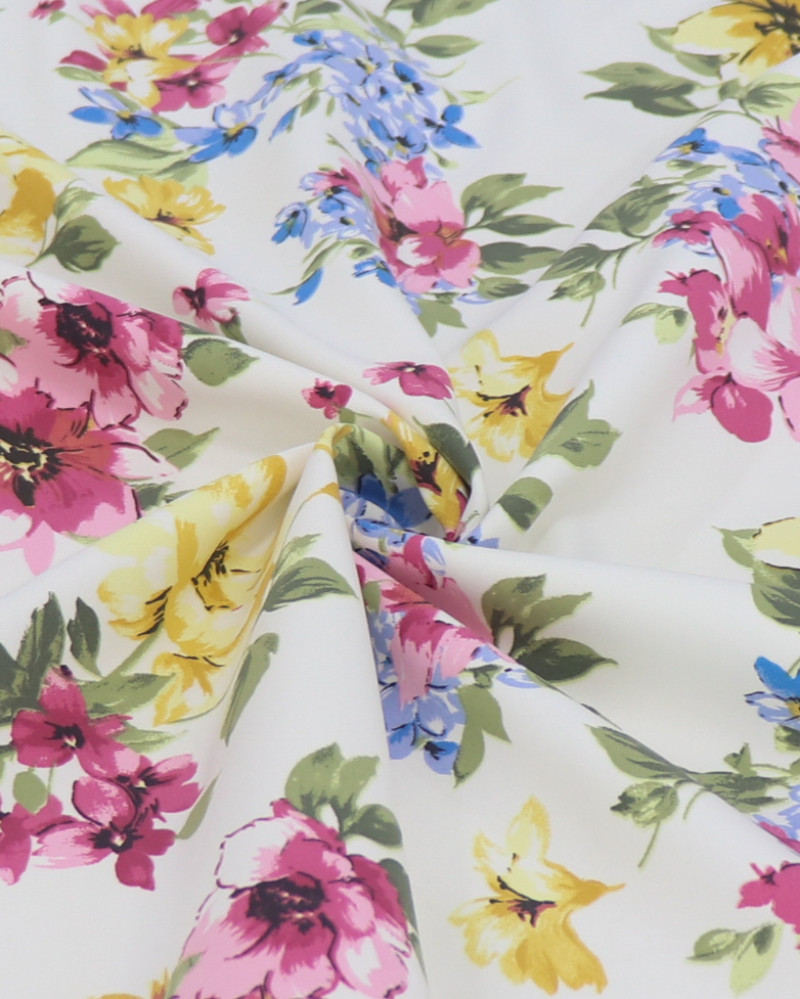Tecido Sarja com Elastano Italiano Buquê Floral Colorido e Offwhite