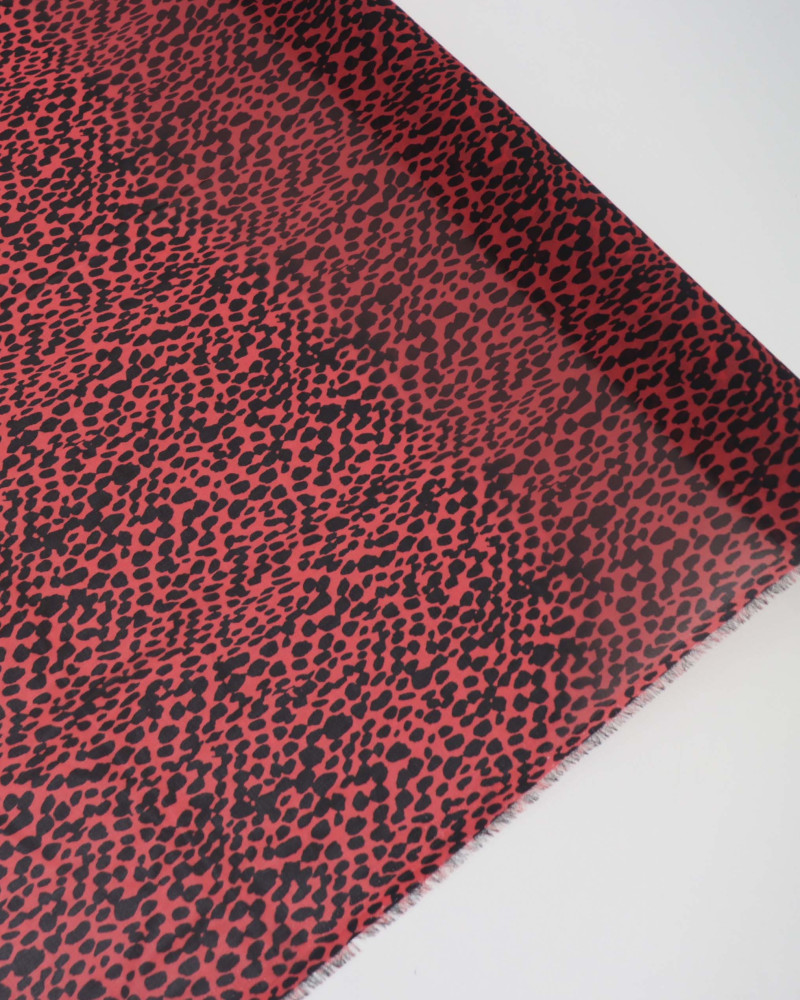 Tecido Crepe Chiffon Italiano Animal Print Preto e Vermelho