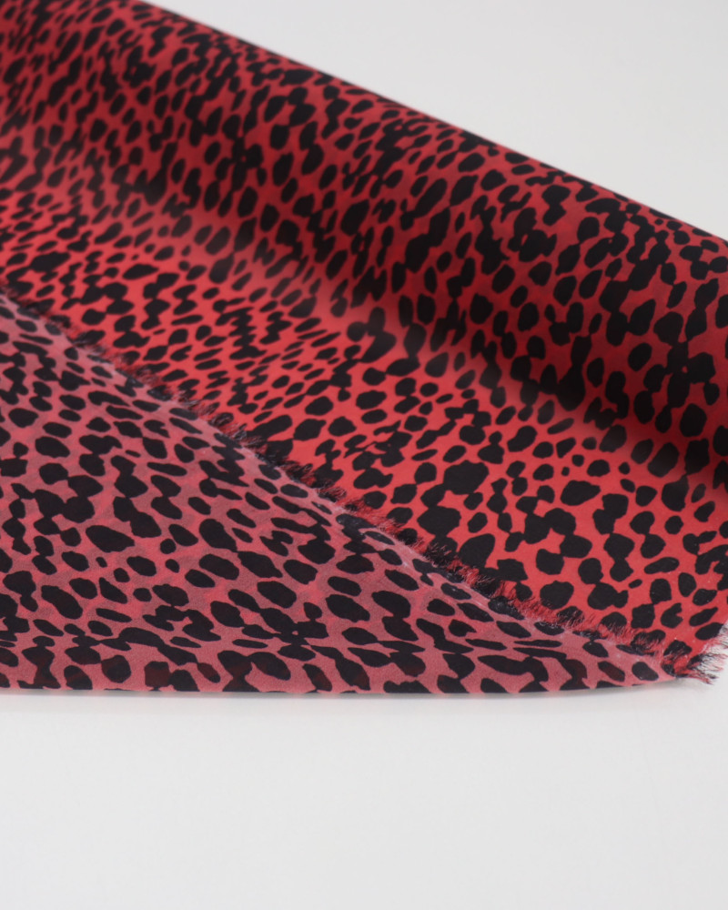 Tecido Crepe Chiffon Italiano Animal Print Preto e Vermelho