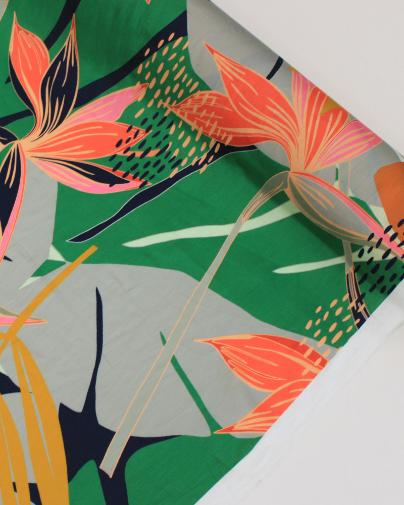 Tecido Tricoline Italiano Macro Folhagens Colorido