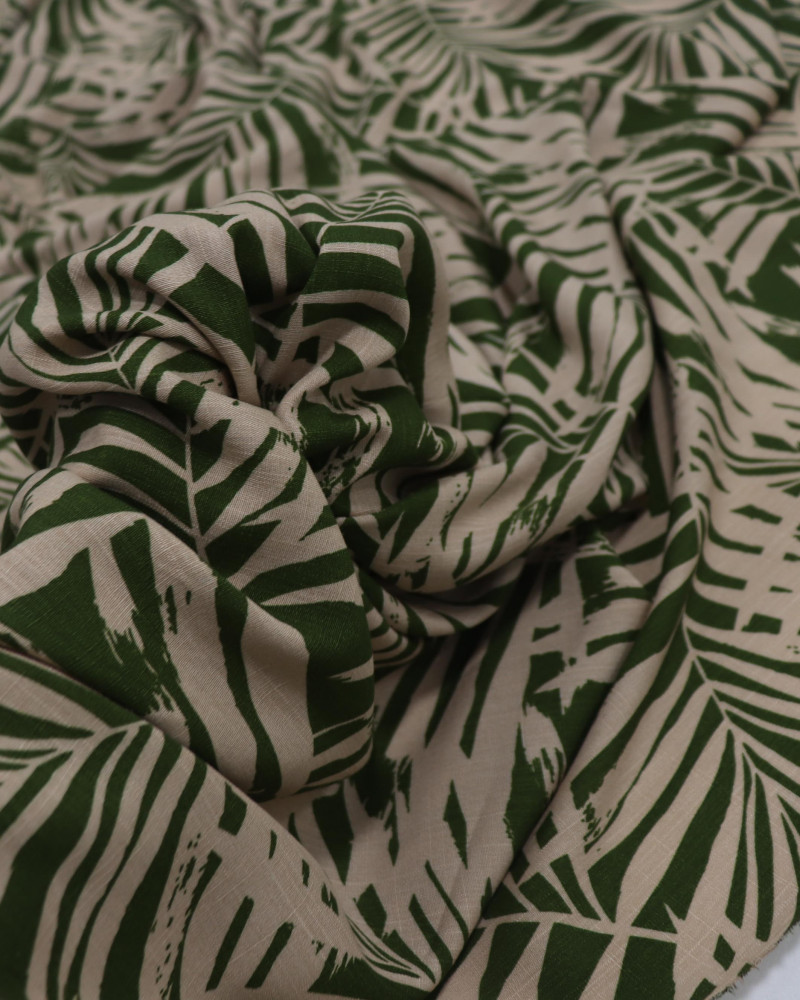 Tecido Viscose Texturizada Macro Folhagens Bege e Verde Musgo